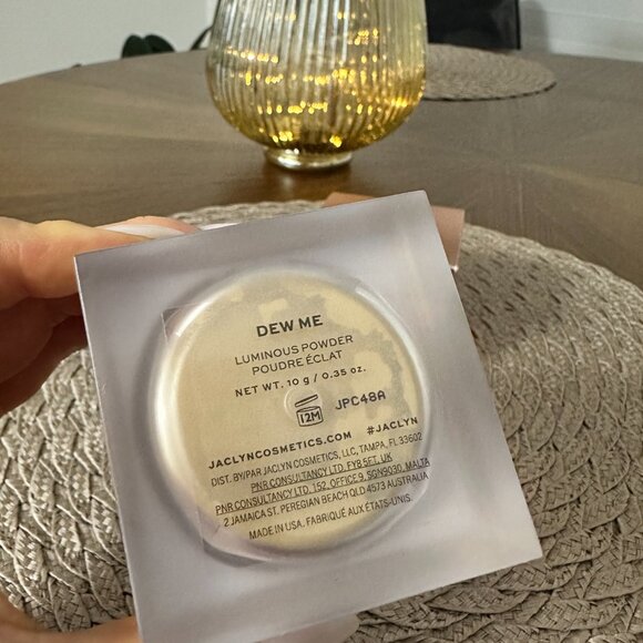 JACLYN COSMETICS LUMINOUS POWDER dew me 10 g/0.35 oz shade dew me - Picture 5 of 9